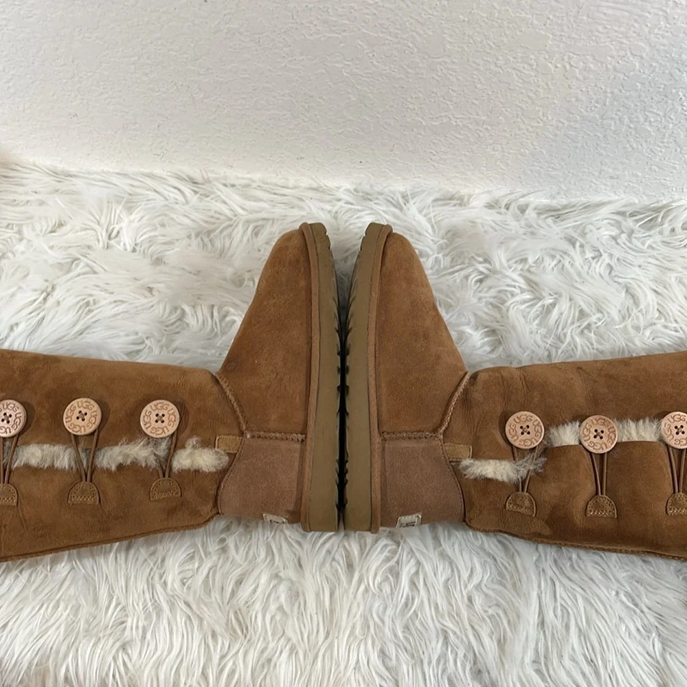 UGG Australia F27015G Bailey Button Triplet Fold Over Chestnut Boots Size 7 - Picture 10 of 16